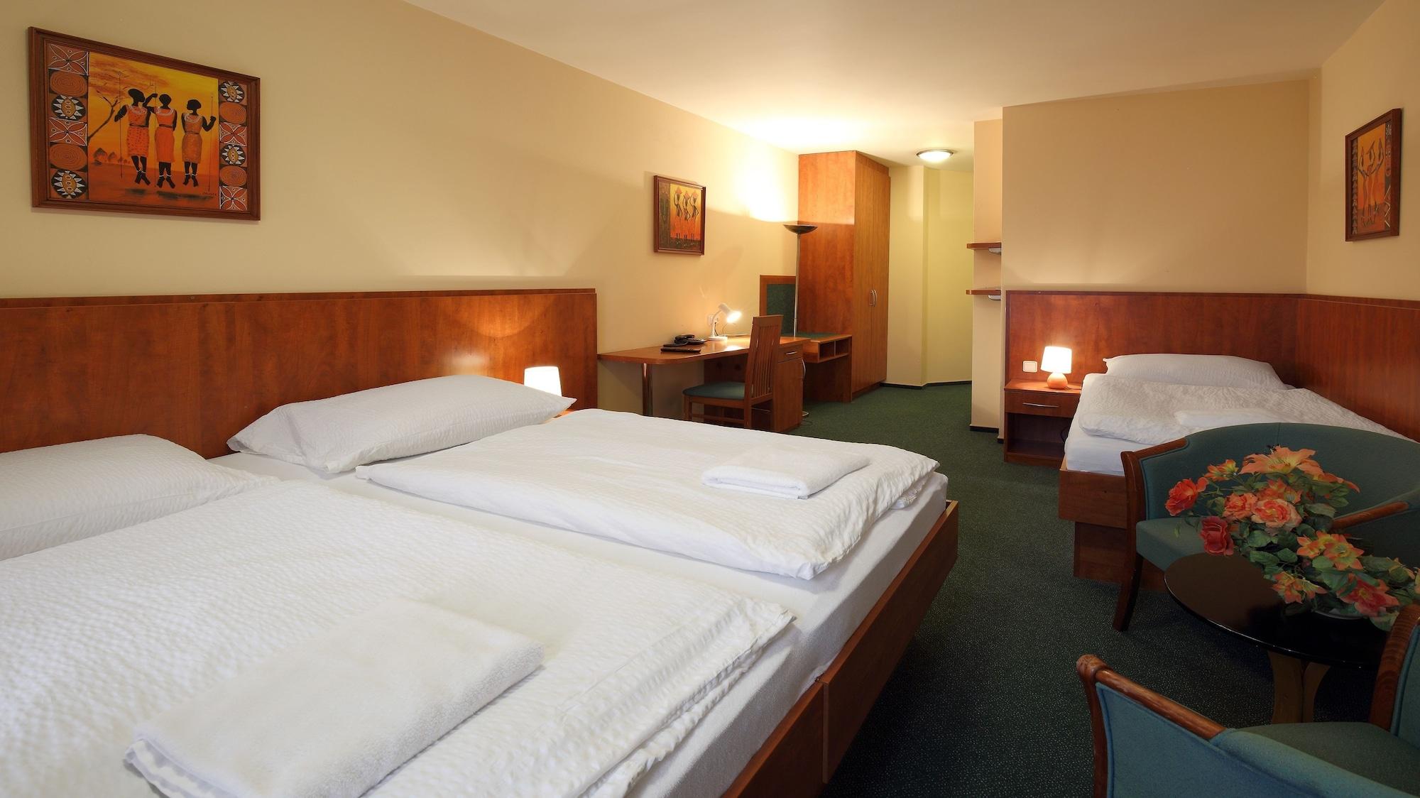 Hotel Palace Plzeň Extérieur photo