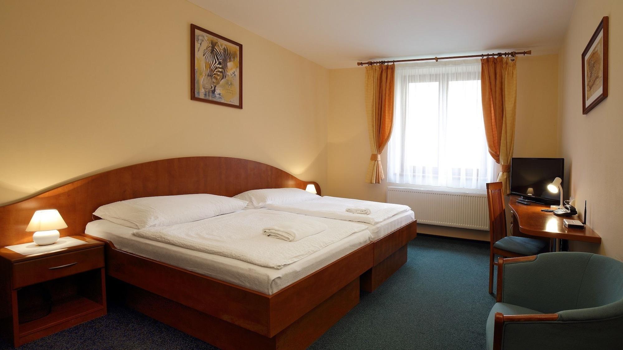 Hotel Palace Plzeň Extérieur photo