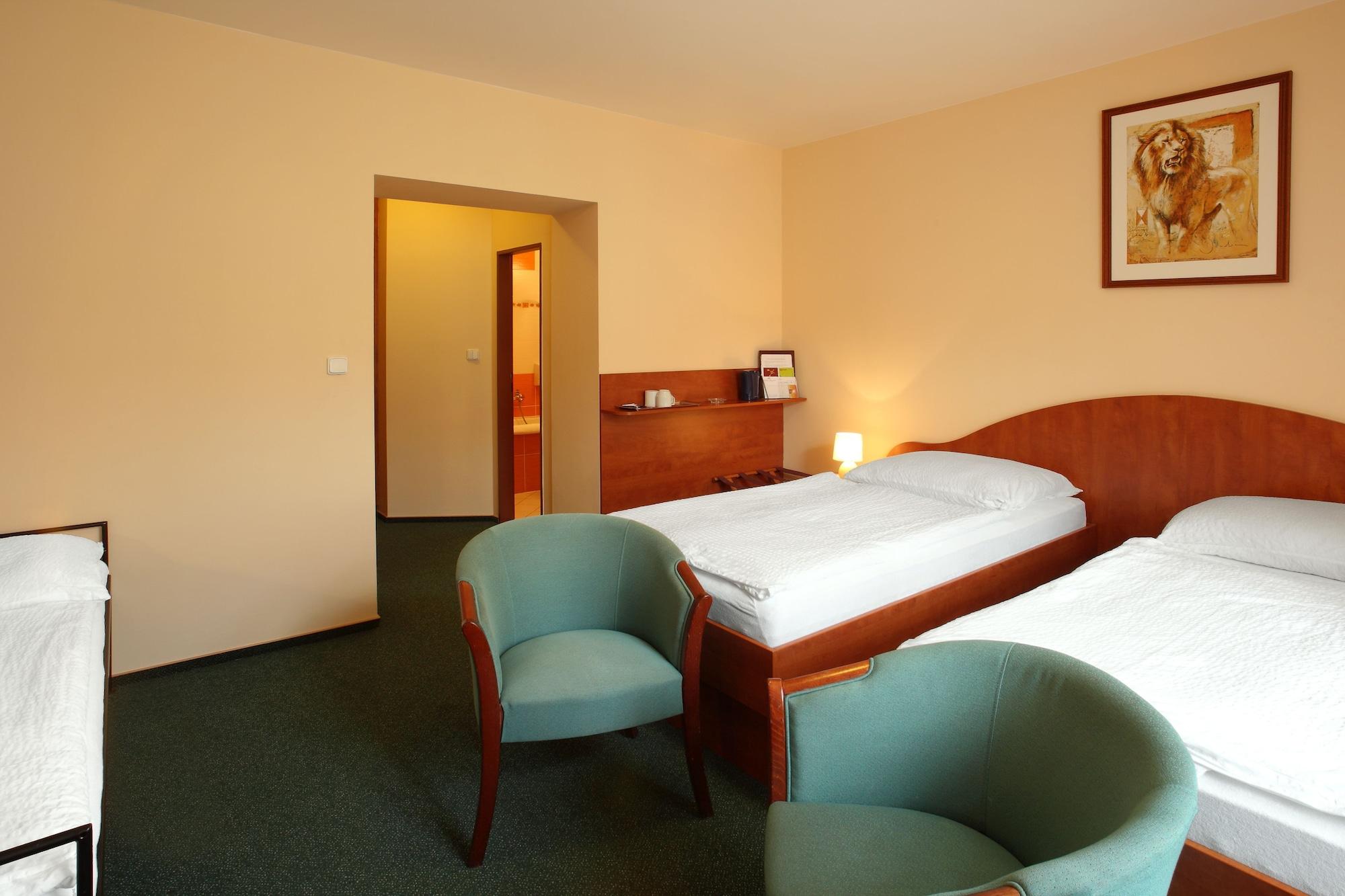 Hotel Palace Plzeň Extérieur photo