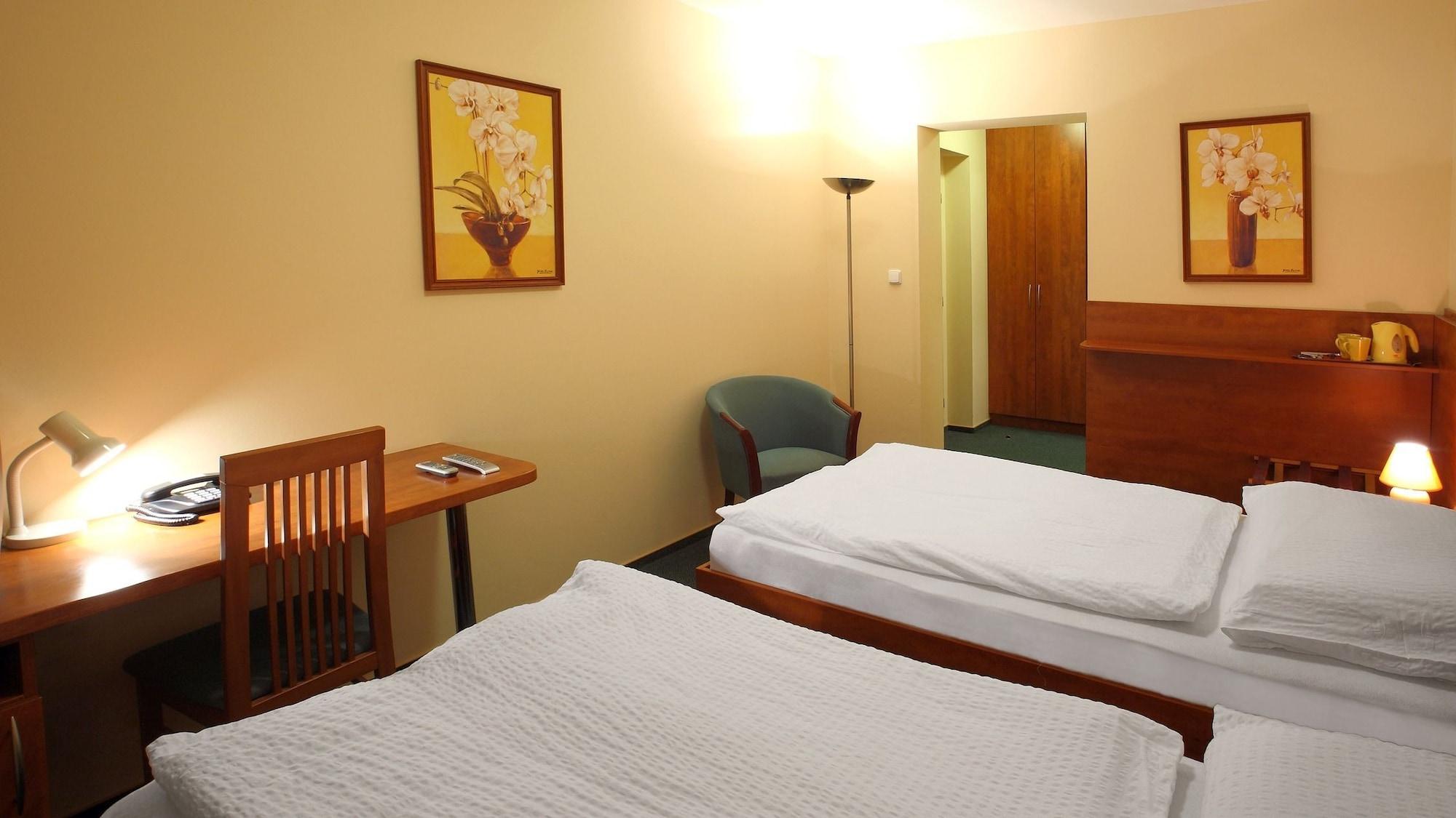 Hotel Palace Plzeň Extérieur photo
