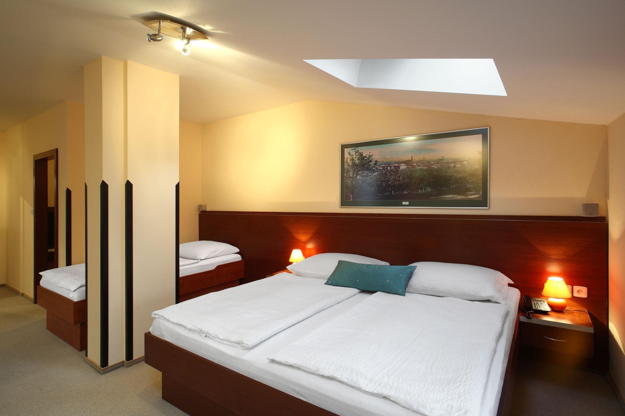 Hotel Palace Plzeň Extérieur photo