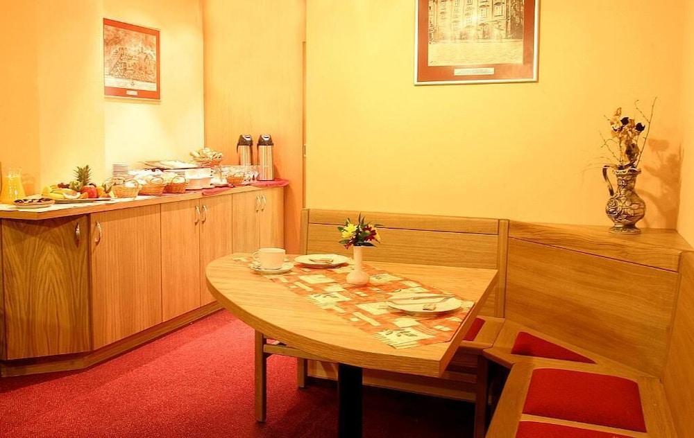 Hotel Palace Plzeň Extérieur photo