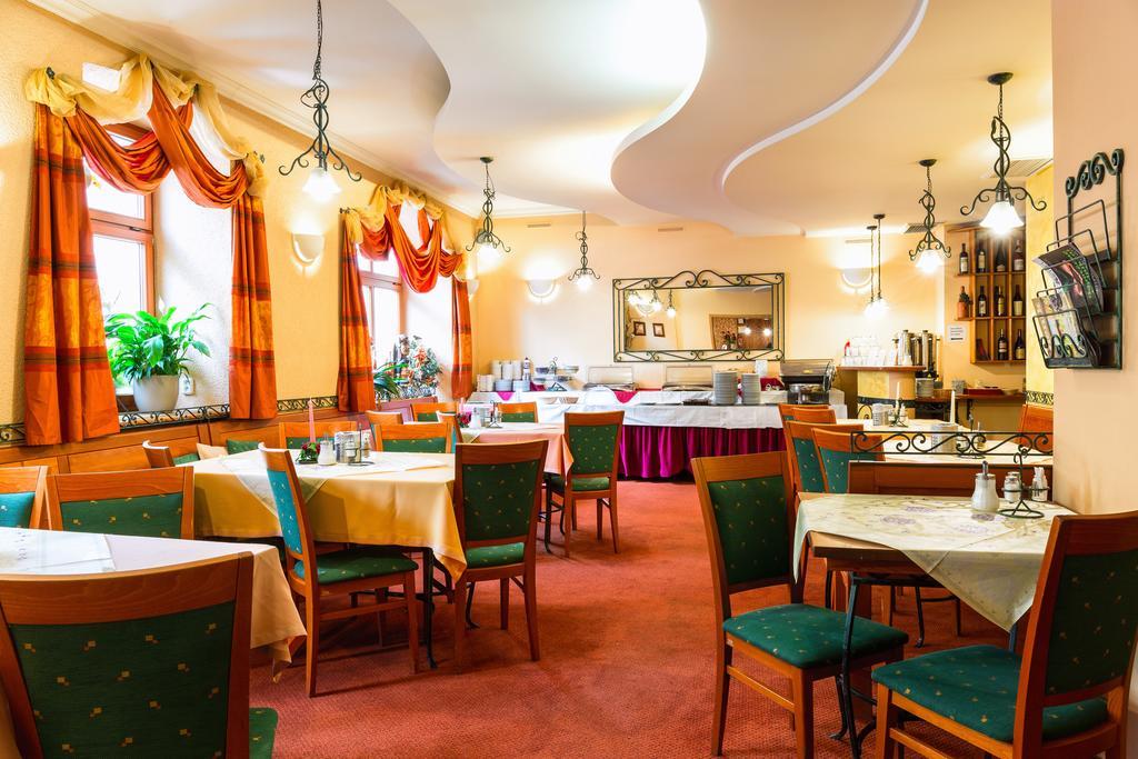 Hotel Palace Plzeň Extérieur photo
