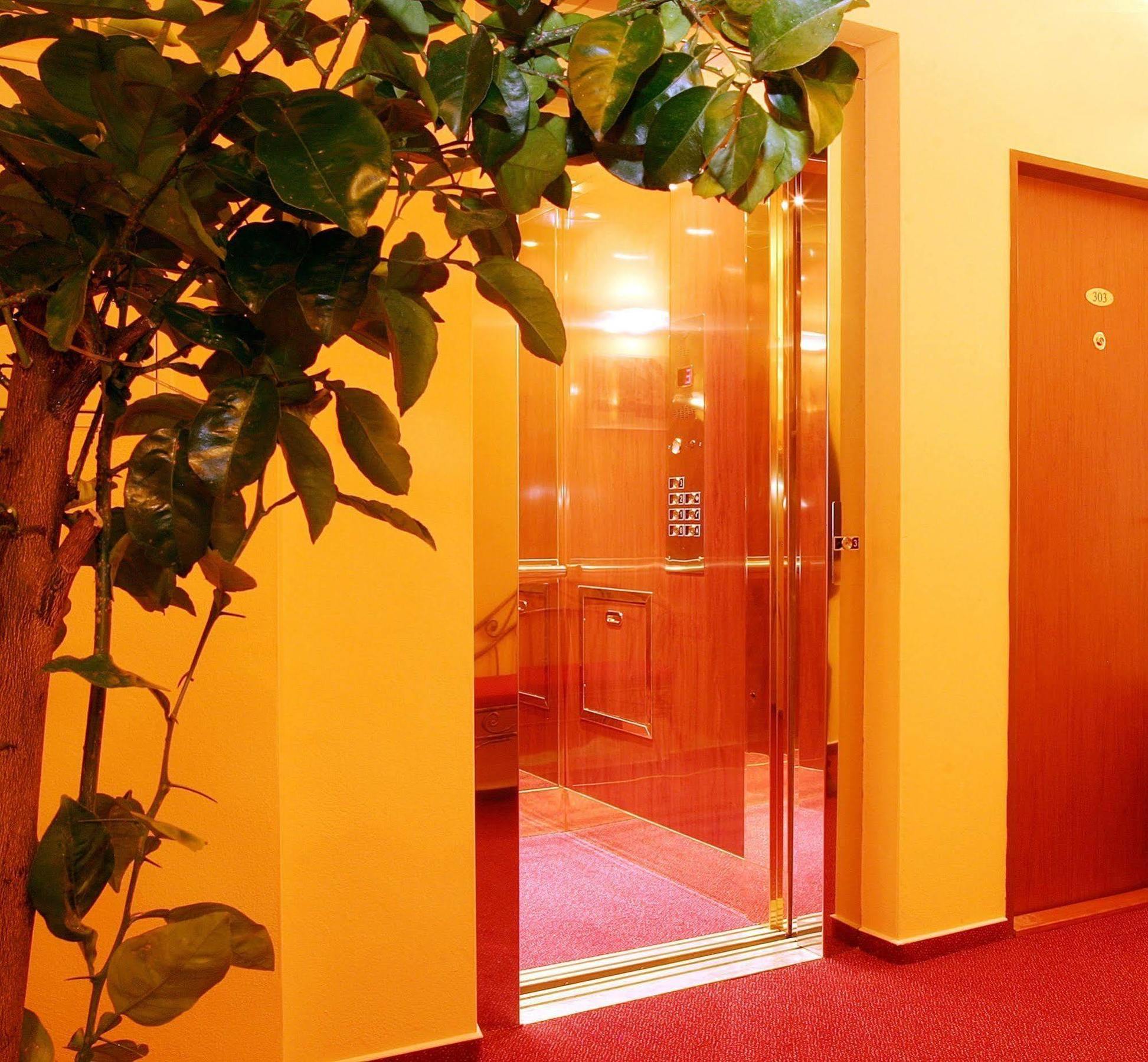 Hotel Palace Plzeň Extérieur photo